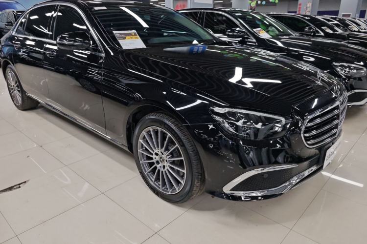 Used Mercedes-Benz E-Class 2023 E 260 L 4MATIC Exterior 5