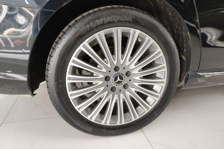 Used Mercedes-Benz E-Class 2023 Updated E 300 L Fashion Edition Exterior 5
