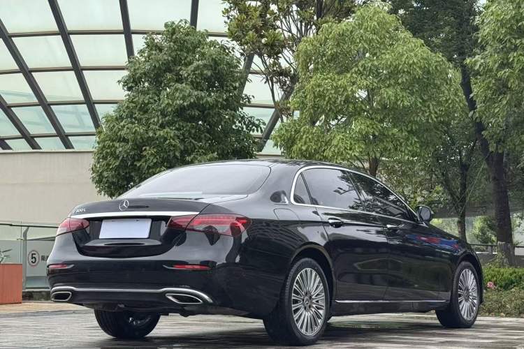 Used Mercedes-Benz E-Class 2023 Updated E 300 L Fashion Edition Exterior 5