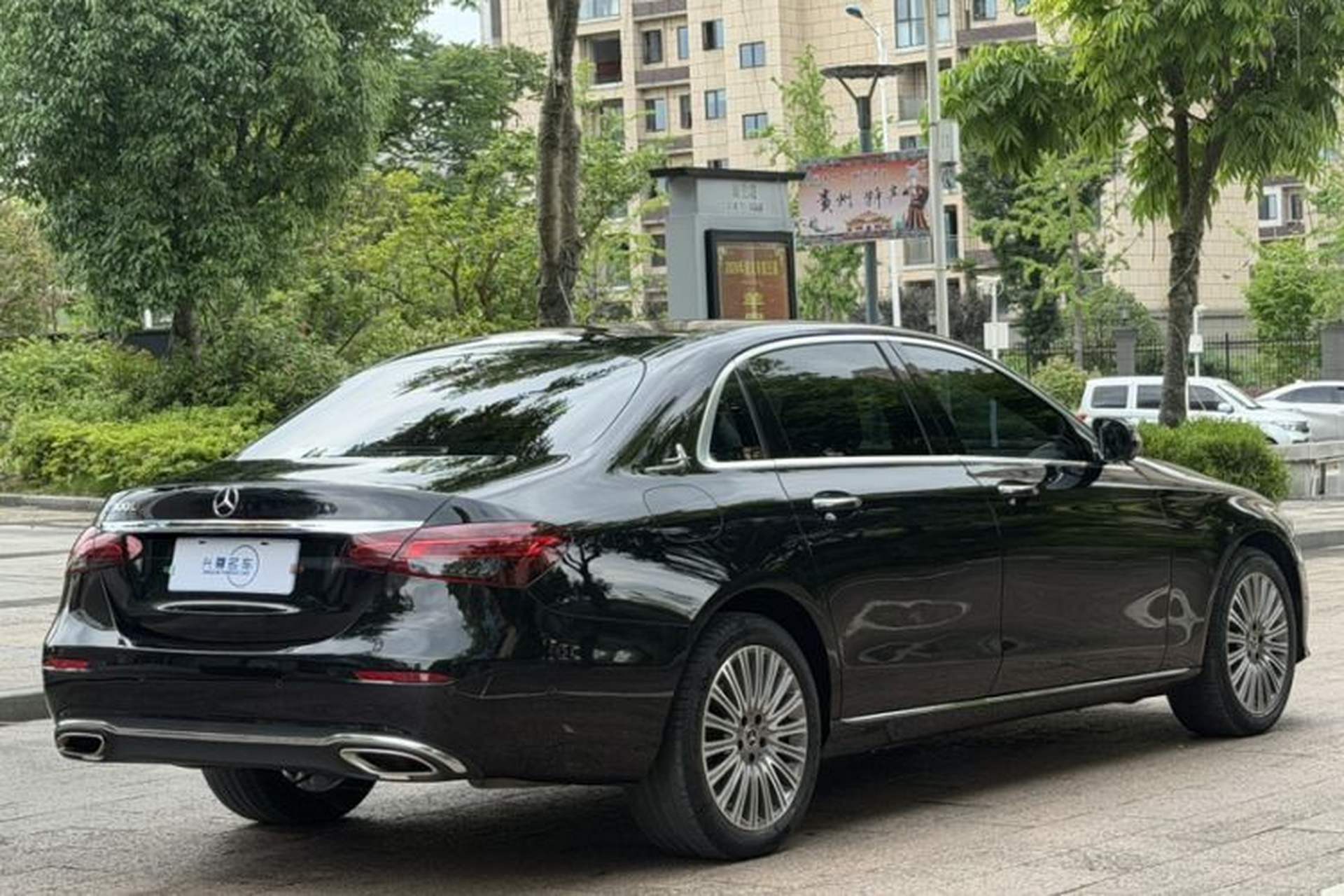 Used Mercedes-Benz E-Class 2023 Updated E 300 L Fashion Edition Exterior 5