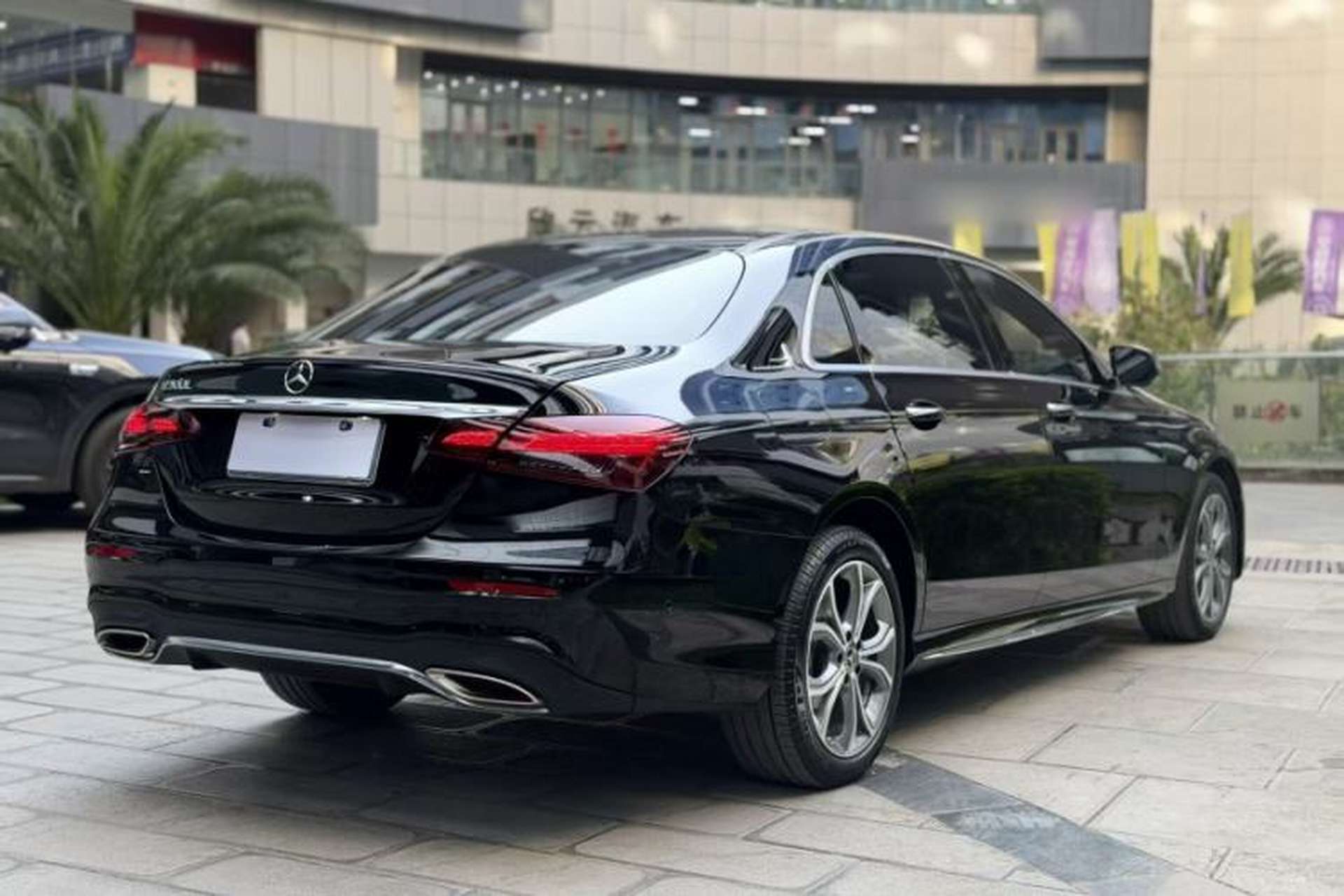 Used Mercedes-Benz E-Class 2023 Restyled E 300 L Sporty and Stylish Edition Exterior 5