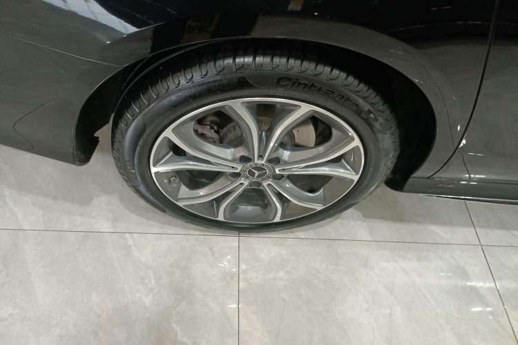 Used Mercedes-Benz E-Class 2023 Restyled E 300 L Sporty and Stylish Edition Exterior 5