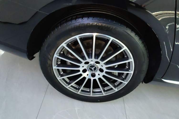 Used Mercedes-Benz E-Class 2023 Facelift E 260 L Exterior 5