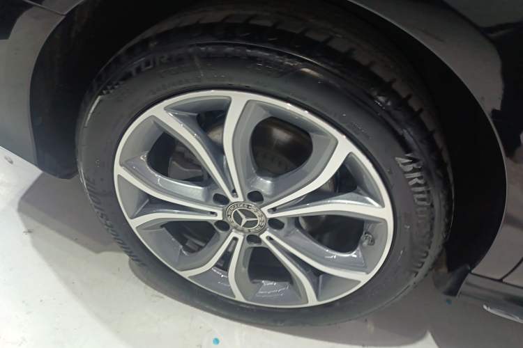 Used Mercedes-Benz E-Class 2023 Restyled E 300 L Sporty and Stylish Edition Exterior 5