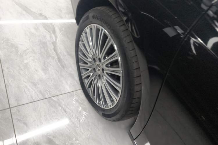 Used Mercedes-Benz E-Class 2023 Updated E 300 L Fashion Edition Exterior 5