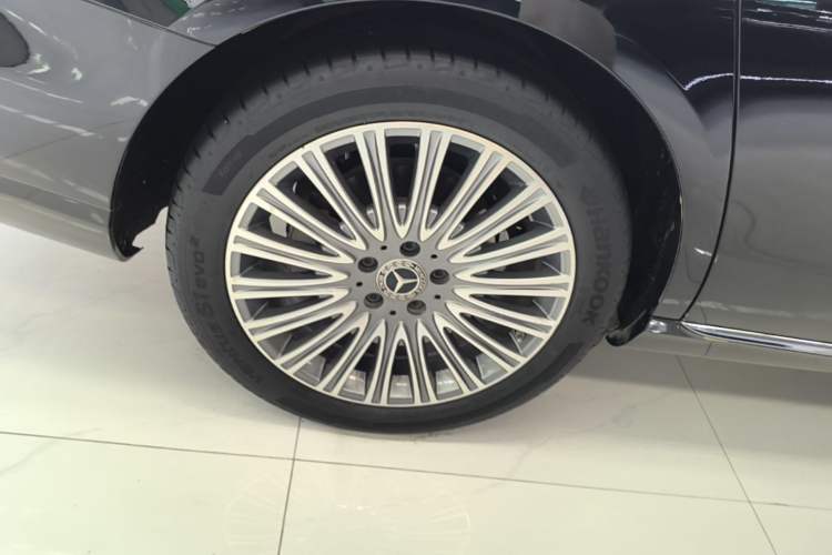 Used Mercedes-Benz E-Class 2023 Updated E 300 L Fashion Edition Exterior 5