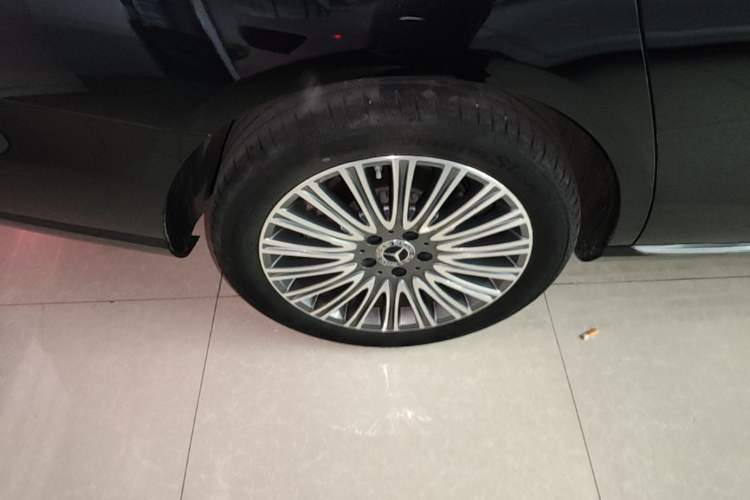 Used Mercedes-Benz E-Class 2023 Updated E 300 L Fashion Edition Exterior 5