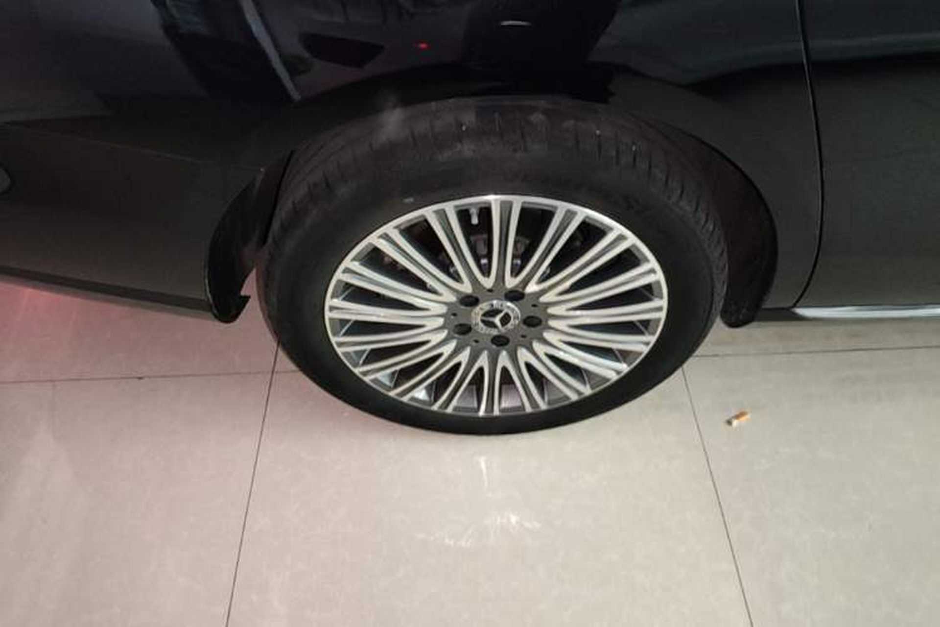 Used Mercedes-Benz E-Class 2023 Updated E 300 L Fashion Edition Exterior 5