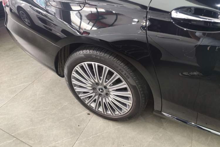Used Mercedes-Benz E-Class 2023 E 300 L Luxury Model Exterior 5