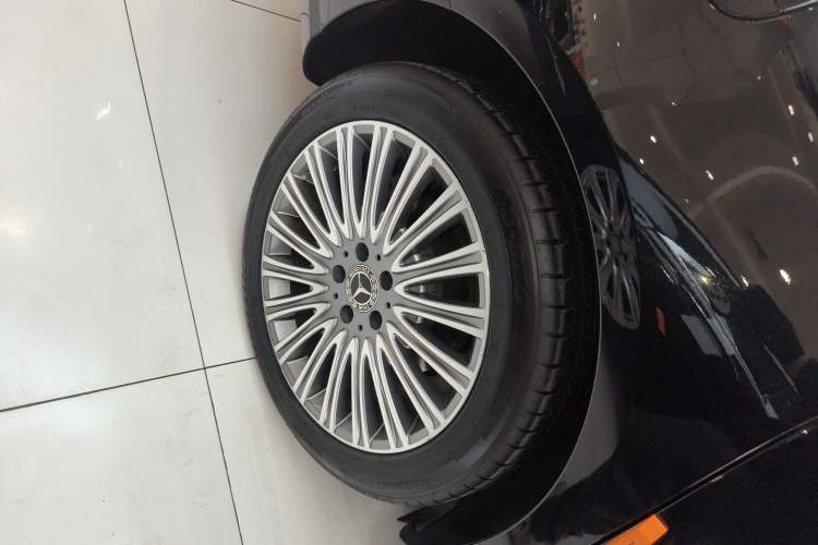 Used Mercedes-Benz E-Class 2023 E 300 L Stylish Model Exterior 5