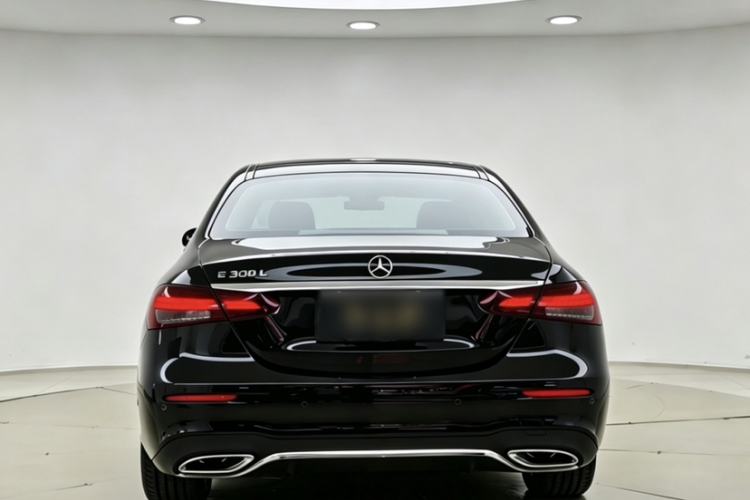 Used Mercedes-Benz E-Class 2023 Restyled E 300 L Sporty and Stylish Edition Exterior 5