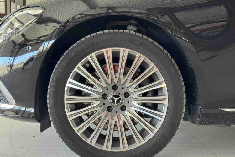 Used Mercedes-Benz E-Class 2023 Updated E 300 L Fashion Edition Exterior 5