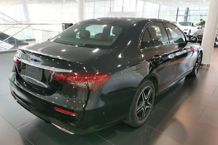 Used Mercedes-Benz E-Class 2023 Restyled E 260 Fashion Sport Edition Exterior 5