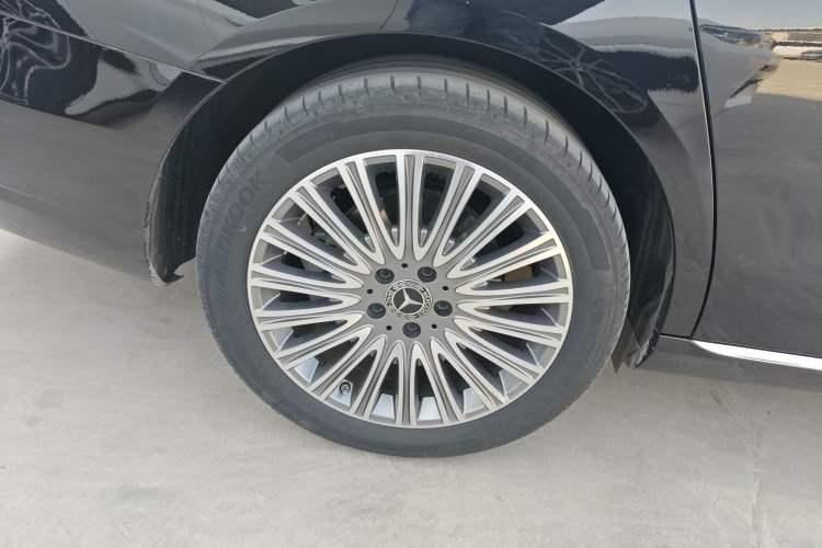 Used Mercedes-Benz E-Class 2023 Updated E 300 L Luxury Edition Exterior 5