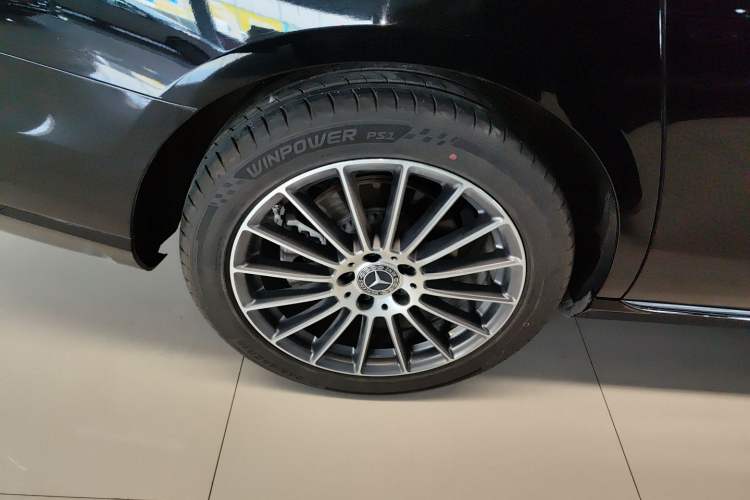 Used Mercedes-Benz E-Class 2023 E 260 L 4MATIC Exterior 5