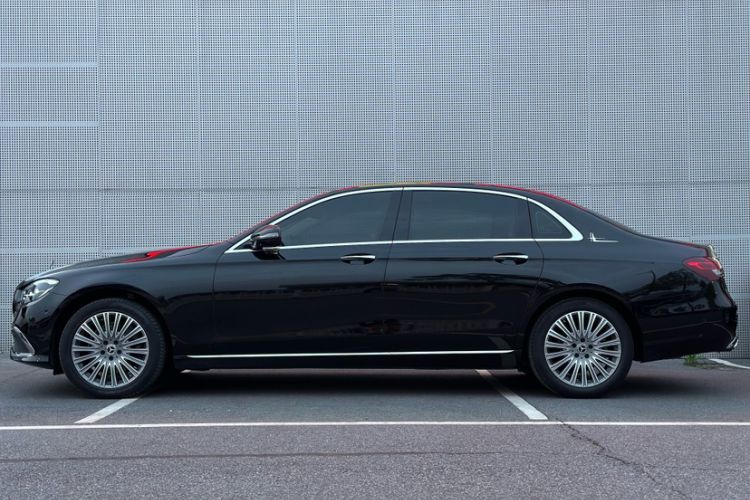 Used Mercedes-Benz E-Class 2023 E 300 L Luxury Model Exterior 5
