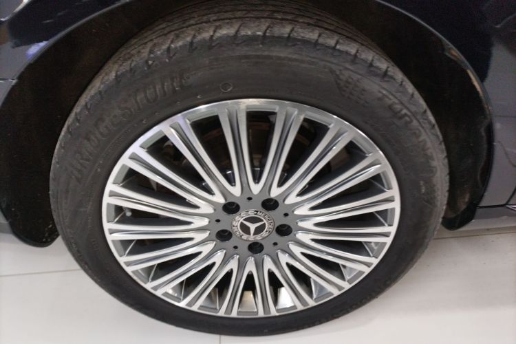Used Mercedes-Benz E-Class 2023 Facelift E 260 L Exterior 5