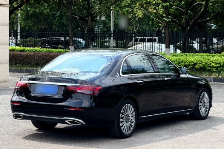 Used Mercedes-Benz E-Class 2023 E 300 L Luxury Model Exterior 6
