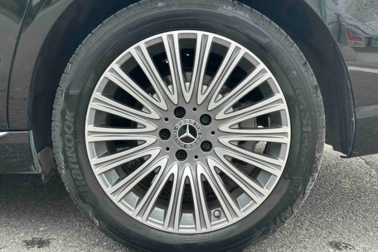 Used Mercedes-Benz E-Class 2023 Updated E 300 L Fashion Edition Exterior 6