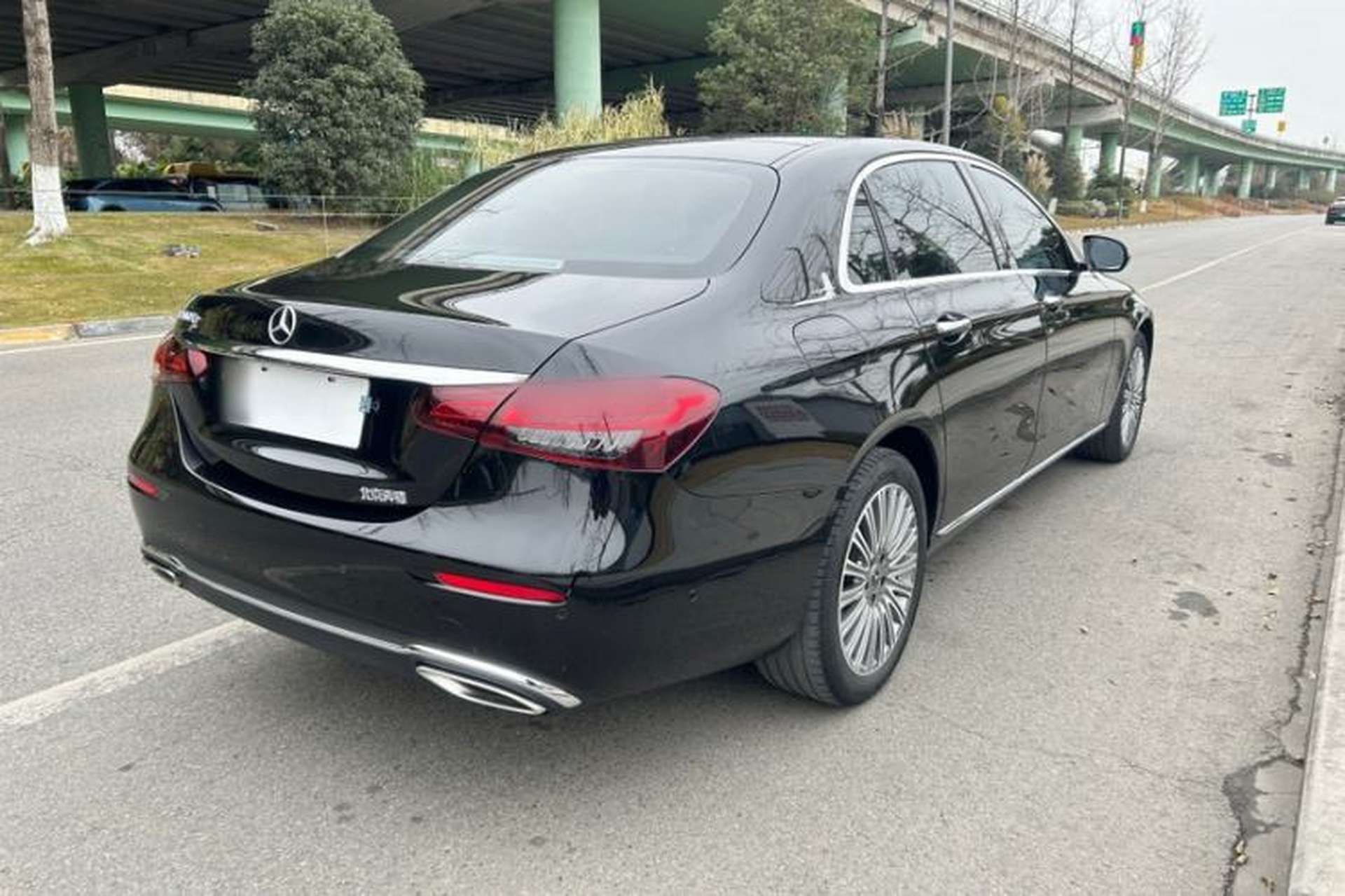 Used Mercedes-Benz E-Class 2023 Updated E 300 L Fashion Edition Exterior 6