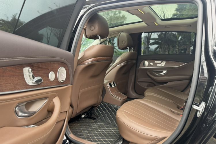 Used Mercedes-Benz E-Class 2023 Updated E 300 L Luxury Edition Exterior 6