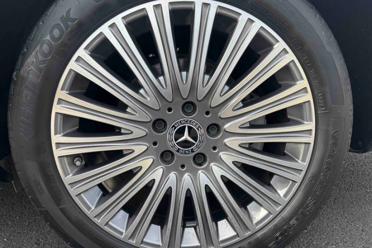 Used Mercedes-Benz E-Class 2023 Updated E 300 L Fashion Edition Exterior 6