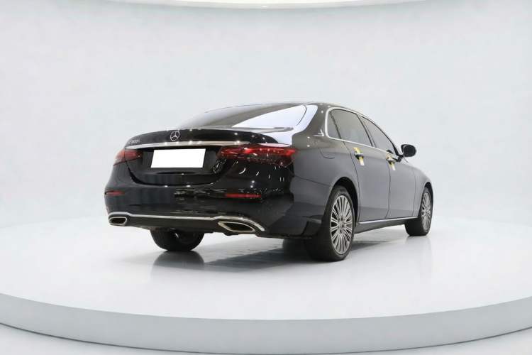 Used Mercedes-Benz E-Class 2023 Updated E 300 L Fashion Edition Exterior 7