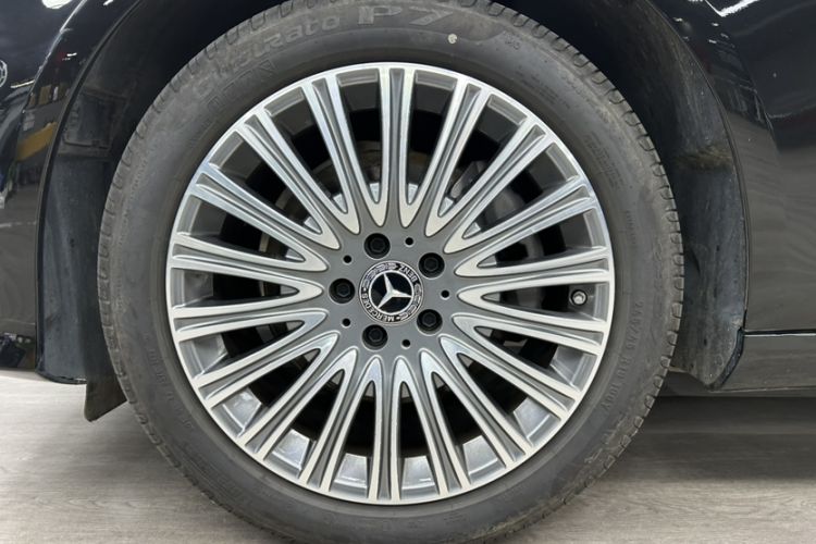 Used Mercedes-Benz E-Class 2023 Updated E 300 L Fashion Edition Exterior 7