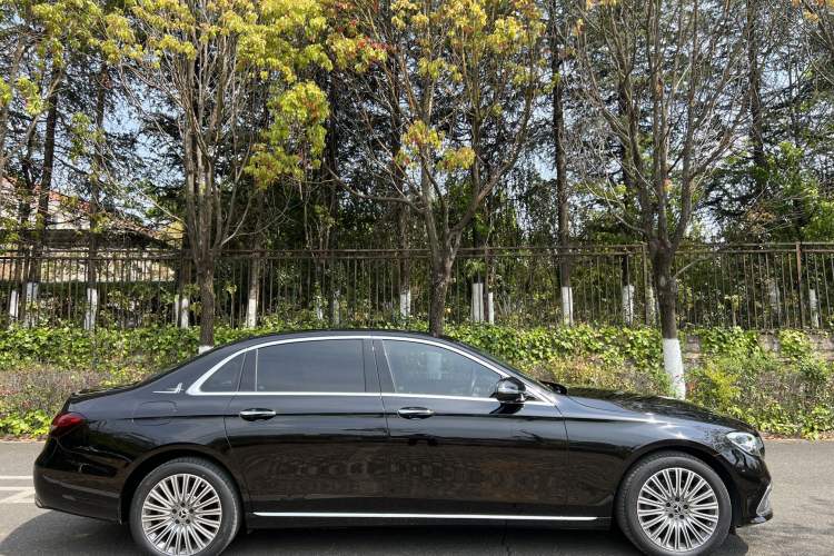 Used Mercedes-Benz E-Class 2023 Updated E 300 L Fashion Edition Exterior 7