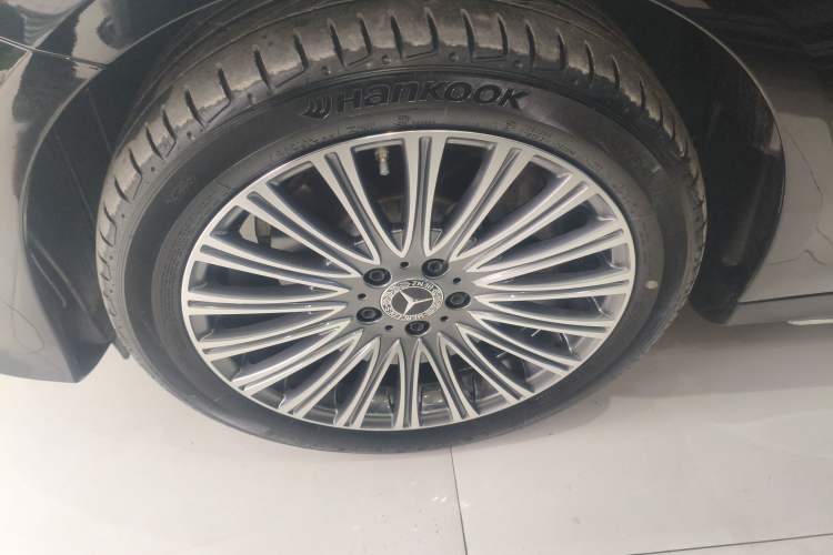 Used Mercedes-Benz E-Class 2023 Restyled E 300 L Sporty and Stylish Edition Exterior 7