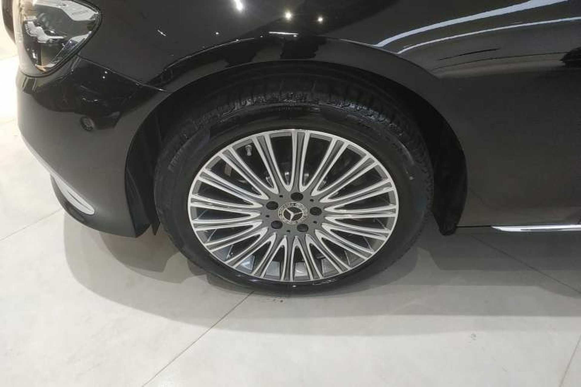 Used Mercedes-Benz E-Class 2023 Updated E 300 L Fashion Edition Exterior 7