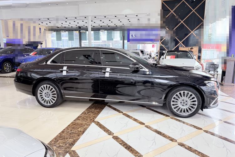Used Mercedes-Benz E-Class 2023 Updated E 300 L Fashion Edition Exterior 7