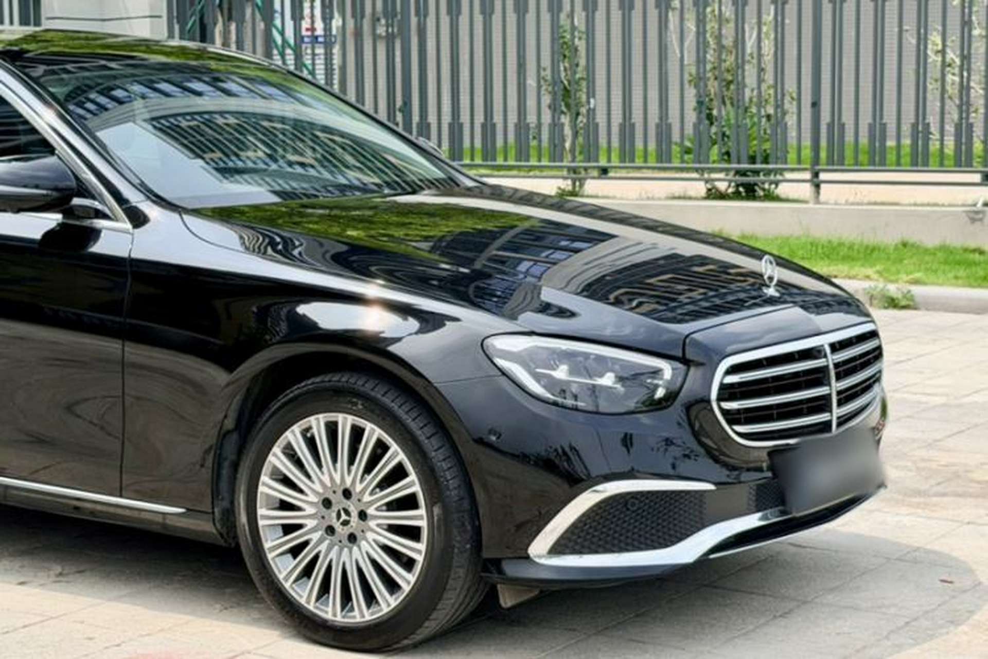 Used Mercedes-Benz E-Class 2023 Updated E 300 L Fashion Edition Exterior 7