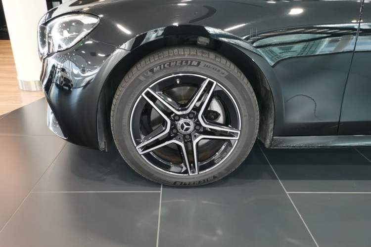 Used Mercedes-Benz E-Class 2023 Restyled E 260 Fashion Sport Edition Exterior 7