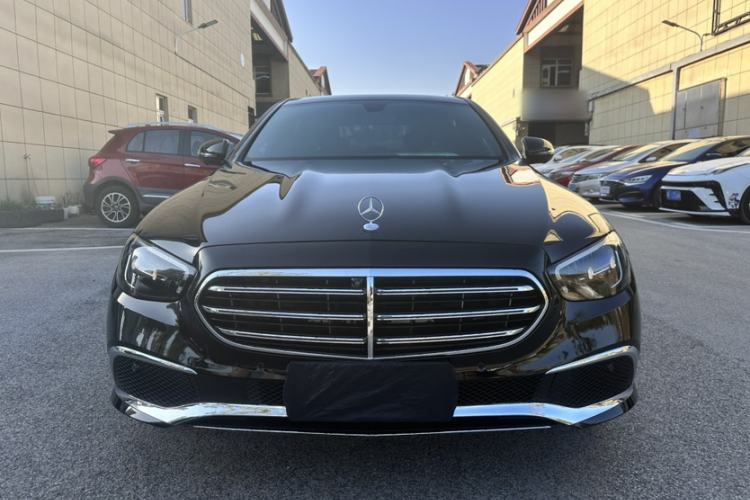 Used Mercedes-Benz E-Class 2023 Restyled E 300 L Sporty and Stylish Edition Exterior 7