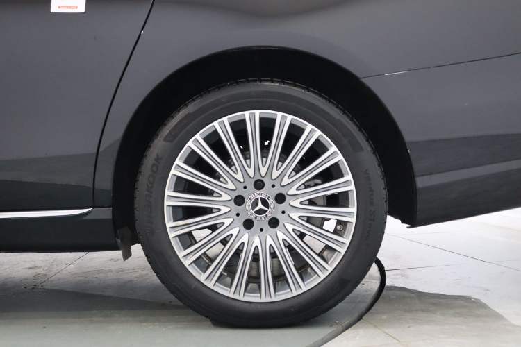Used Mercedes-Benz E-Class 2023 Updated E 300 L Fashion Edition Exterior 8