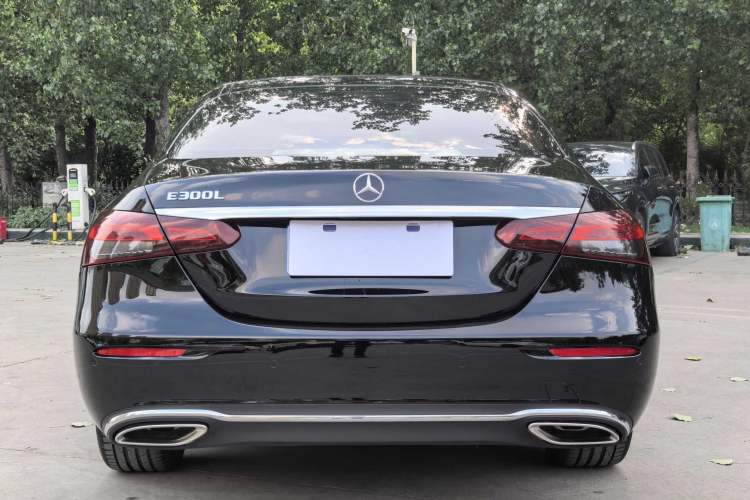 Used Mercedes-Benz E-Class 2023 Updated E 300 L Fashion Edition Exterior 8