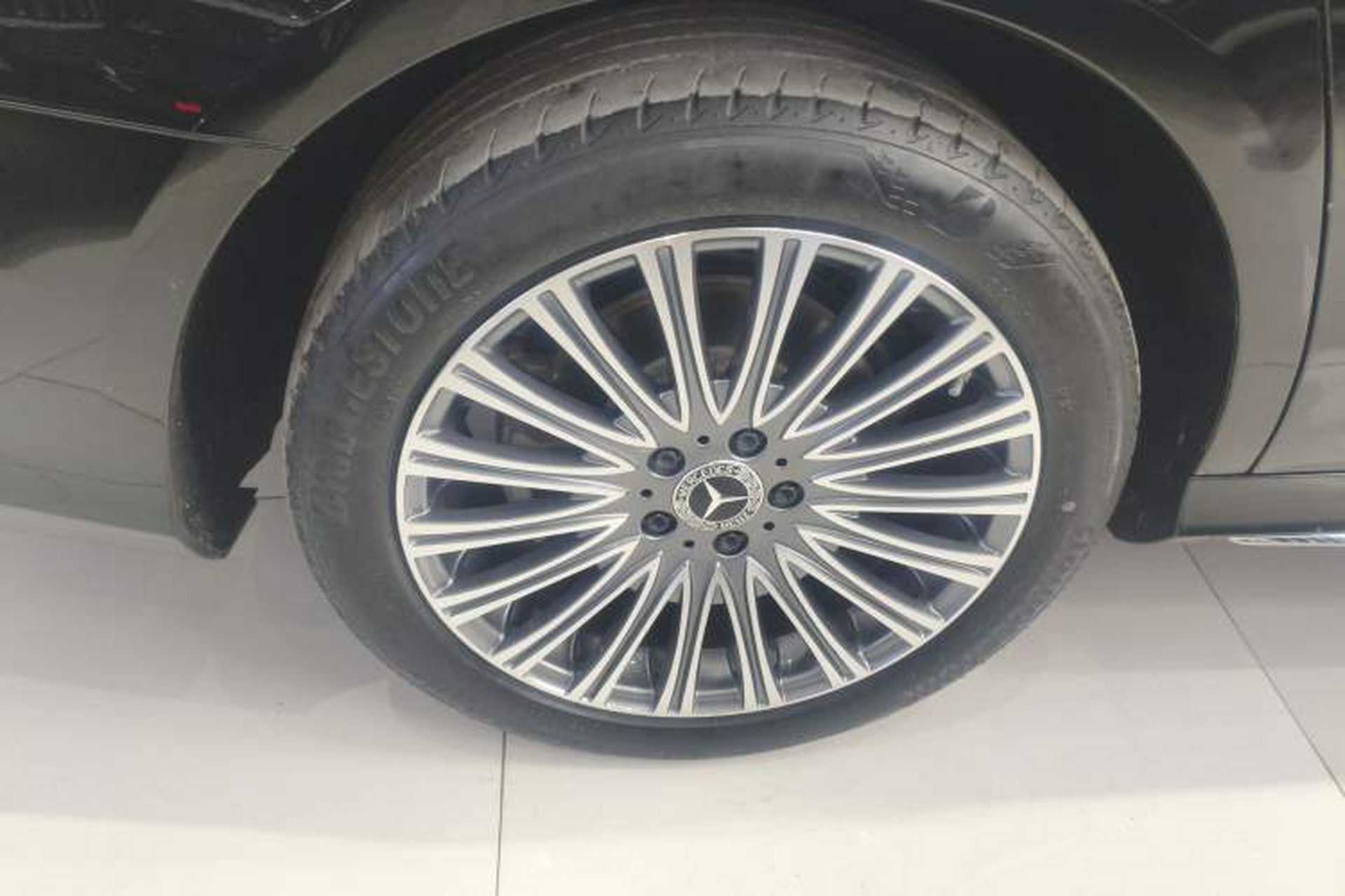 Used Mercedes-Benz E-Class 2023 Restyled E 300 L Sporty and Stylish Edition Exterior 8