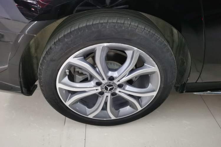 Used Mercedes-Benz E-Class 2023 Restyled E 300 L Sporty and Stylish Edition Exterior 8