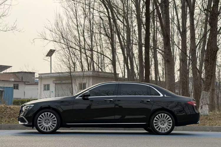 Used Mercedes-Benz E-Class 2023 E 300 L Stylish Model Exterior 9