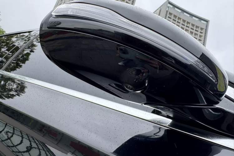 Used Mercedes-Benz E-Class 2023 Updated E 300 L Fashion Edition Exterior 9