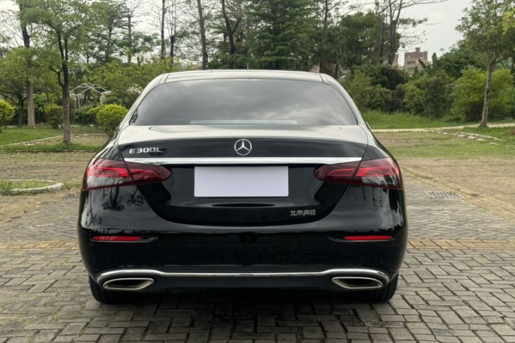 Used Mercedes-Benz E-Class 2023 Updated E 300 L Luxury Edition Exterior 9