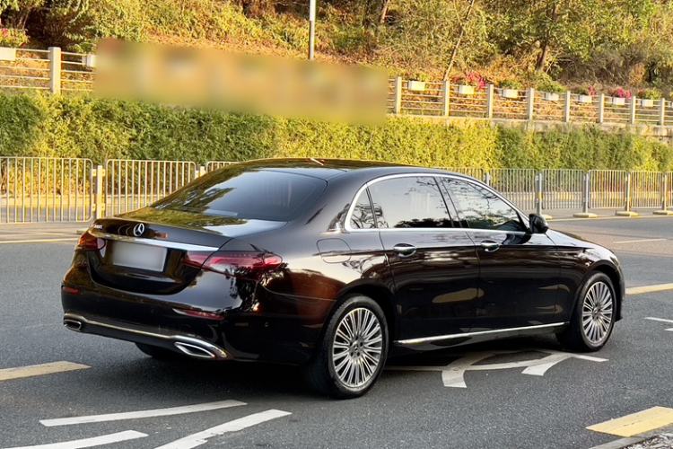 Used Mercedes-Benz E-Class 2023 Updated E 300 L Fashion Edition Exterior 9