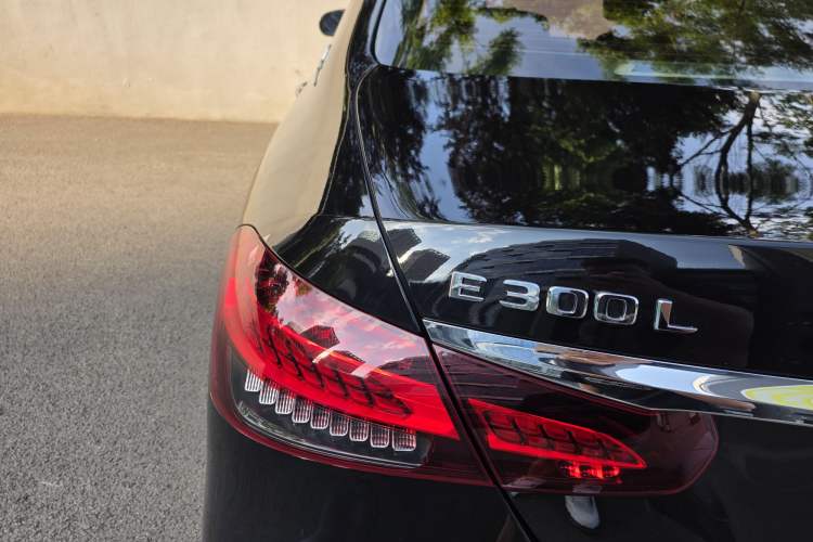 Used Mercedes-Benz E-Class 2023 Updated E 300 L Luxury Edition Exterior 9