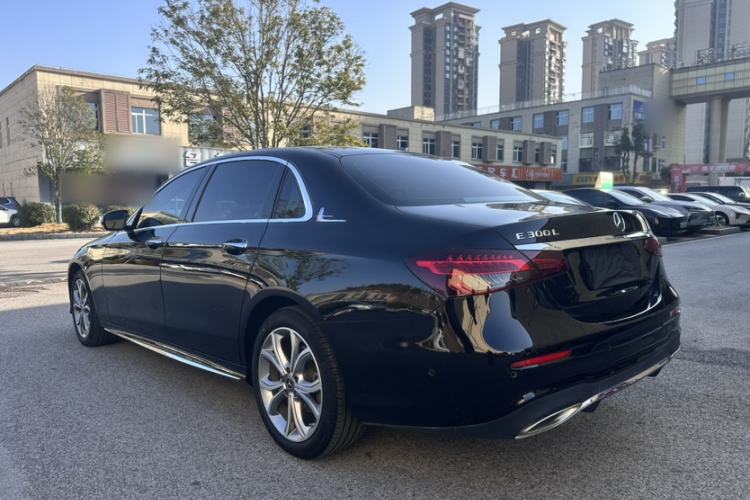Used Mercedes-Benz E-Class 2023 Restyled E 300 L Sporty and Stylish Edition Exterior 9