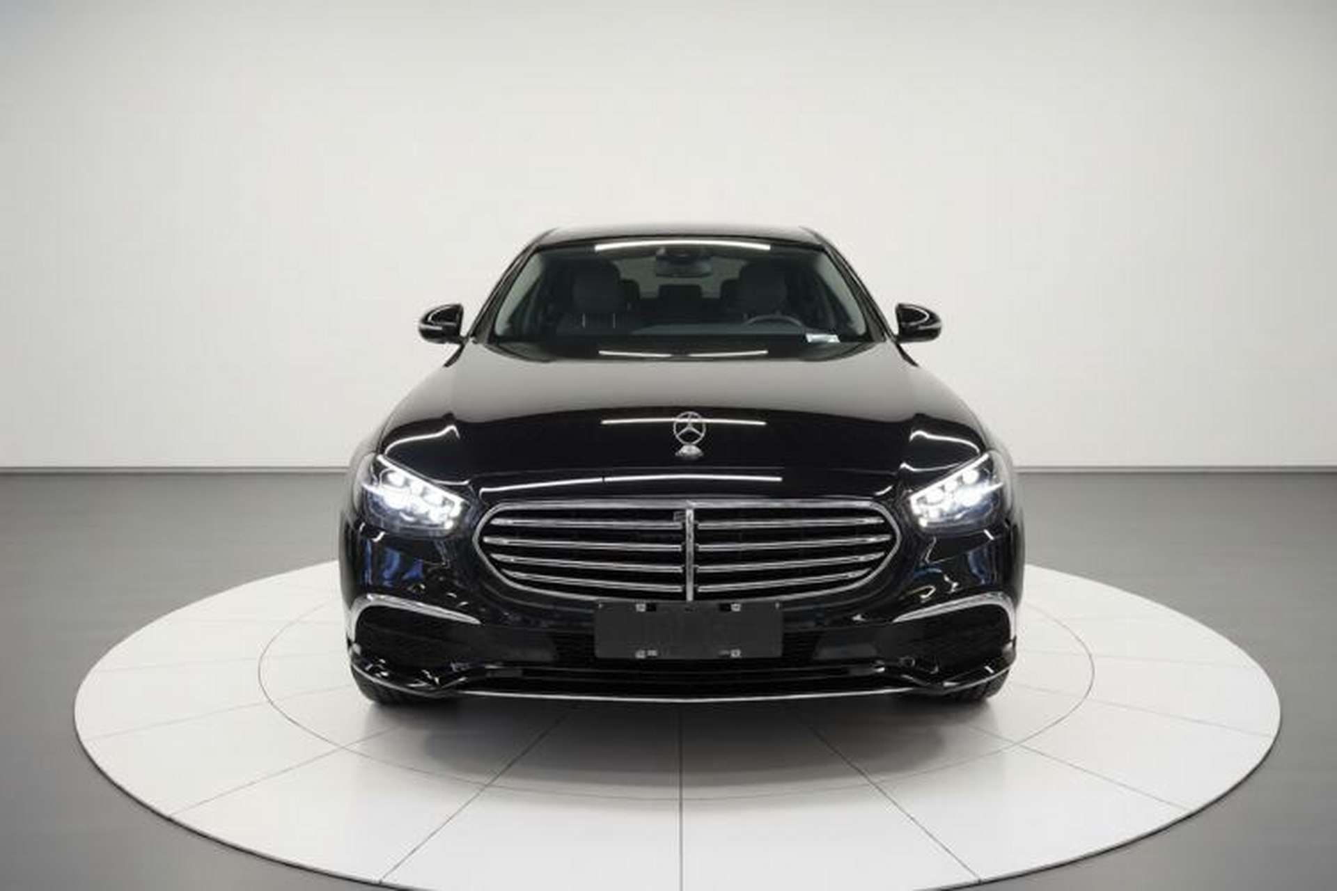 Used Mercedes-Benz E-Class 2023 Updated E 300 L Fashion Edition Front