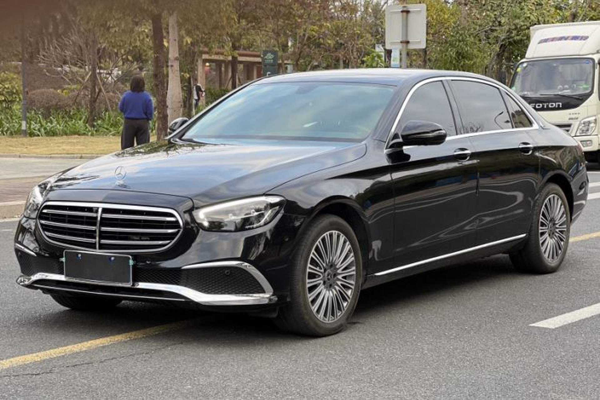 Used Mercedes-Benz E-Class 2023 Updated E 300 L Fashion Edition Front Left 45 Deg