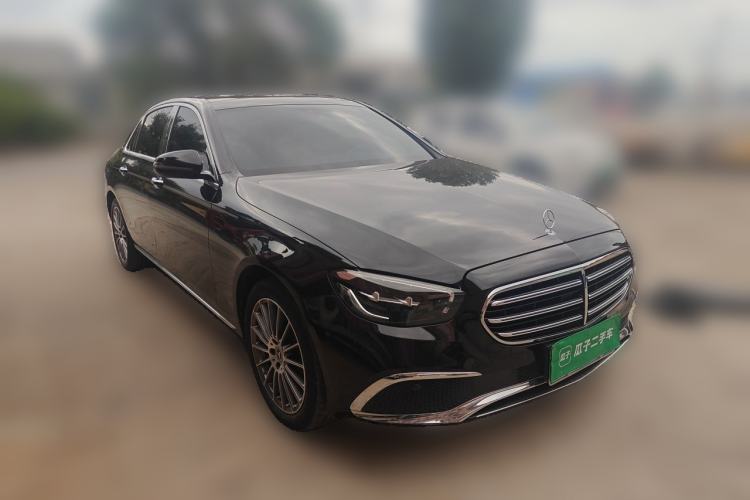 Used Mercedes-Benz E-Class 2023 E 260 L Front Right 45 Deg