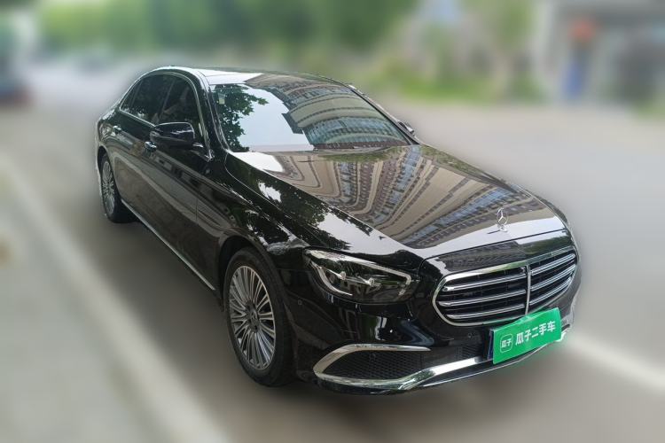 Used Mercedes-Benz E-Class 2023 Updated E 300 L Luxury Edition Front Right 45 Deg