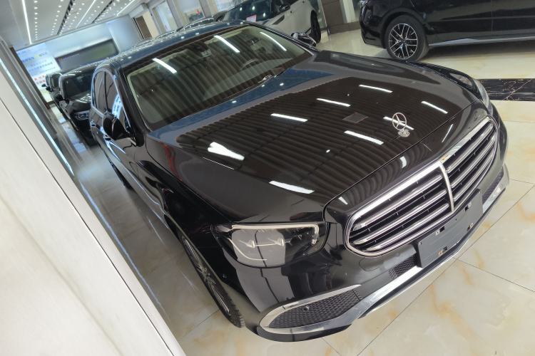 Used Mercedes-Benz E-Class 2023 E 260 L Front Right 45 Deg